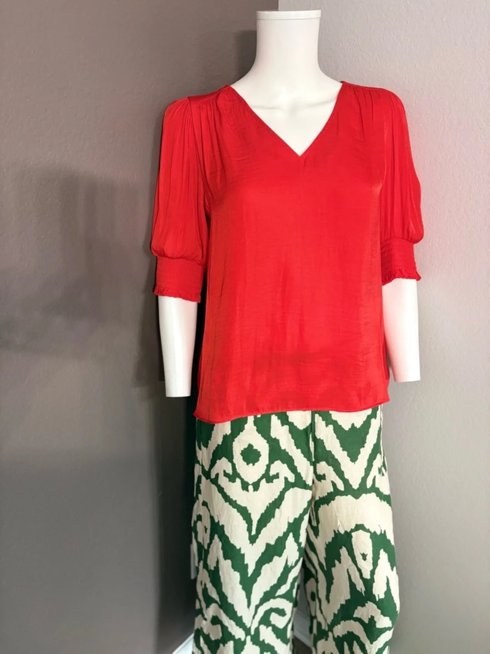 Women's Red V-Neck Puff Sleeve Blouse